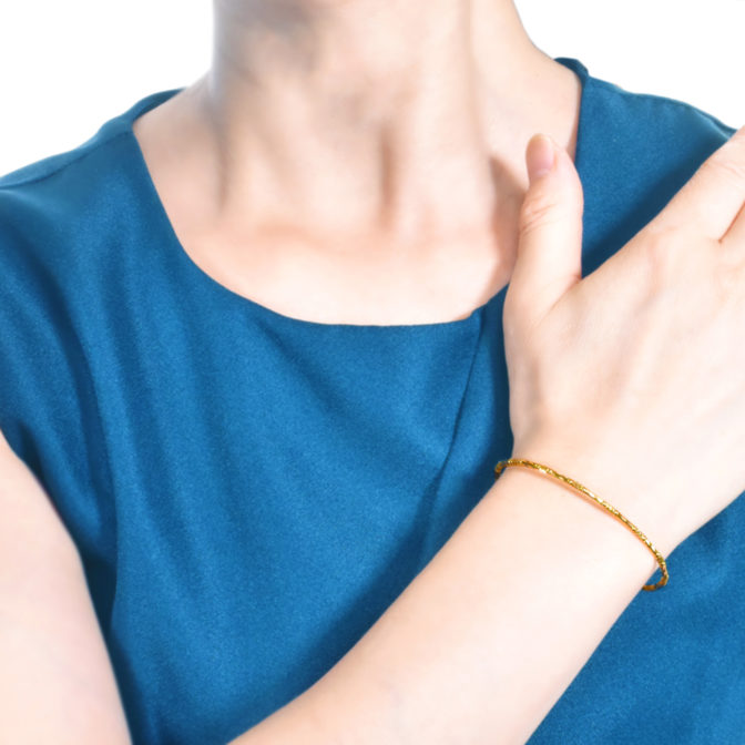 K18 18金 エスニックカット バングル