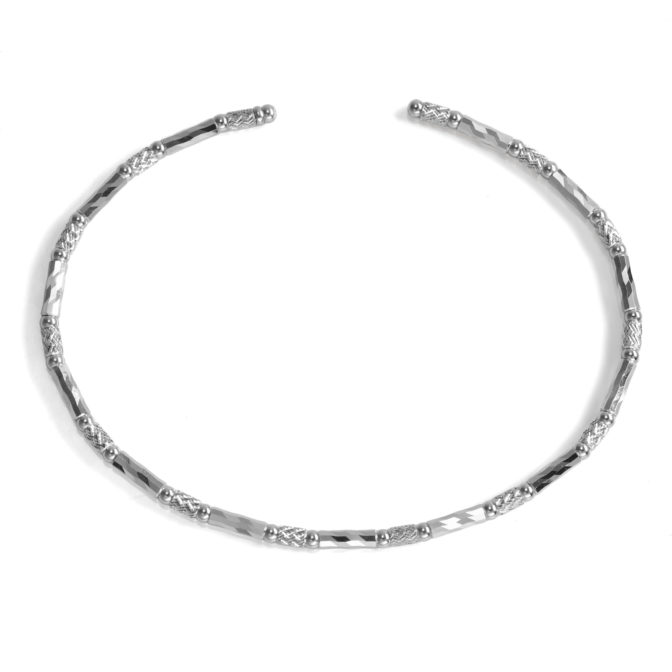 K18WG 18金ホワイトゴールド エスニックカット バングル